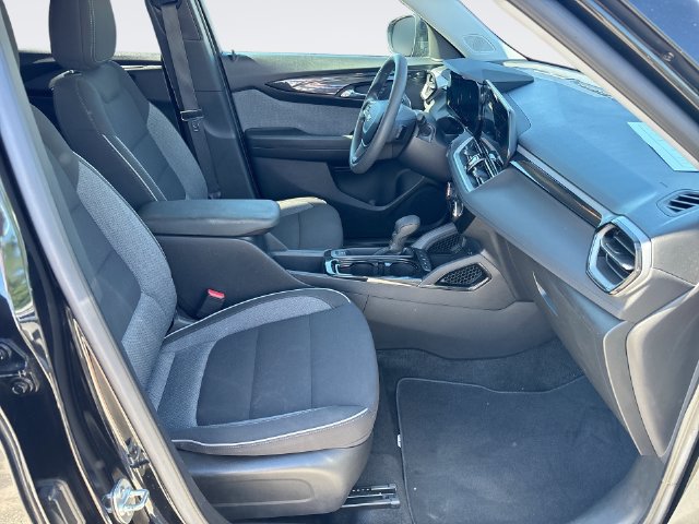 Used 2024 Chevrolet TrailBlazer LT AWD/4WD image 24
