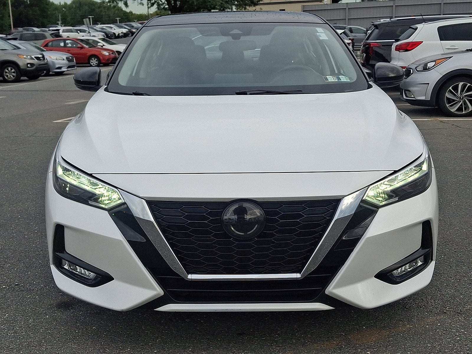 Used 2022 Nissan Sentra SR FWD image 2
