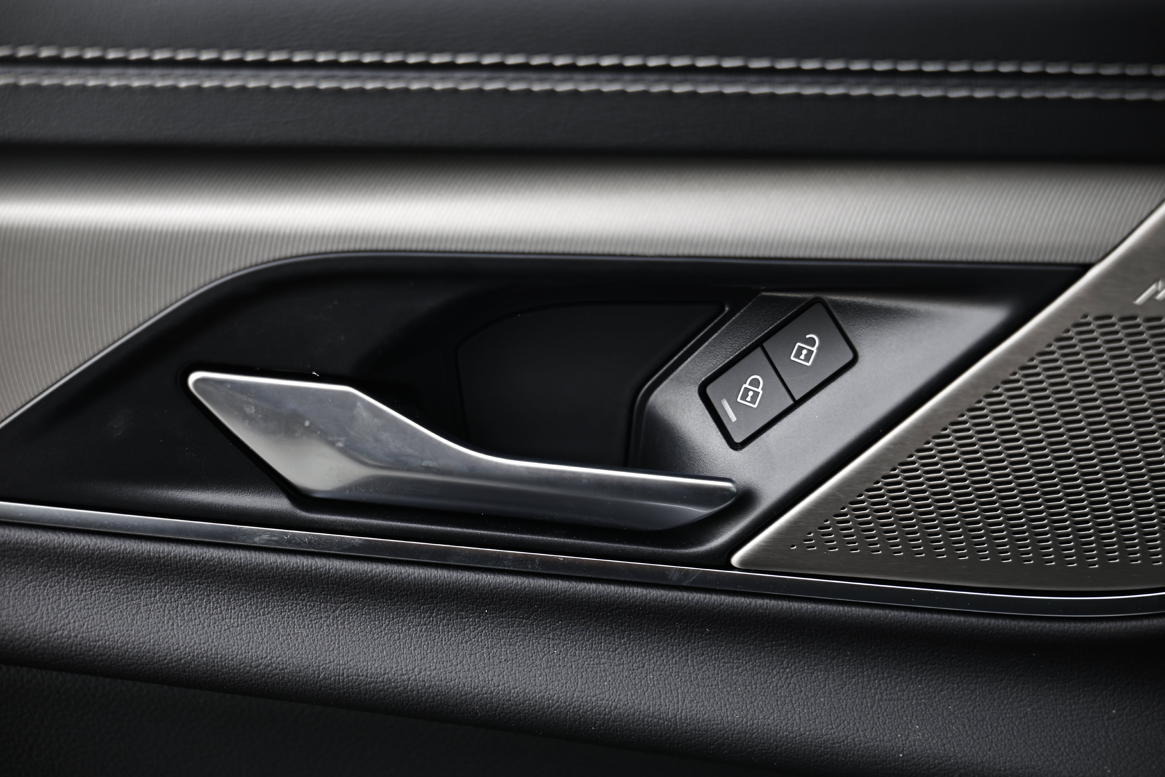 New 2024 Jaguar XF R-Dynamic SE AWD/4WD image 20