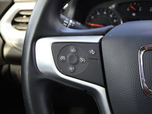 Used 2023 GMC Acadia SLT image 13