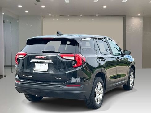 Used 2024 GMC Terrain SLE AWD/4WD image 4