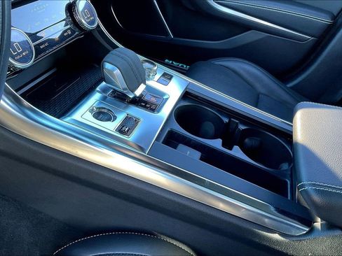 Used 2022 Jaguar XF R-Dynamic SE image 17