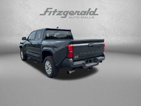 Used 2025 Toyota Tacoma SR5 AWD/4WD image 6