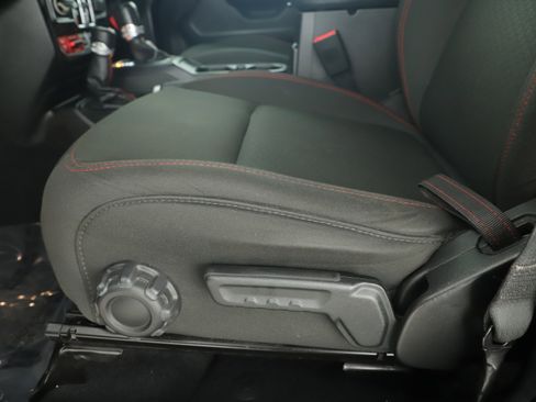 Certified 2018 Jeep Wrangler Unlimited Rubicon image 9