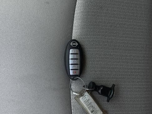 Used 2025 Nissan Altima 2.5 SV FWD image 21