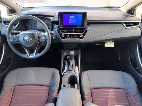Used 2025 Toyota Corolla SE image 11