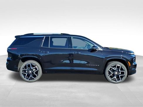 New 2026 Chevrolet Traverse High Country w/ LPO, Floor Liner Package AWD/4WD image 2