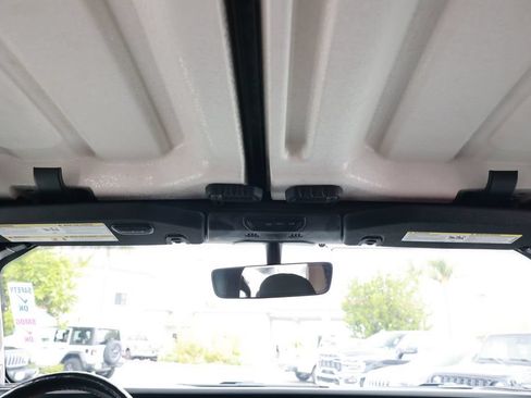 Used 2022 Jeep Gladiator Mojave w/ Cold Weather Group AWD/4WD image 31