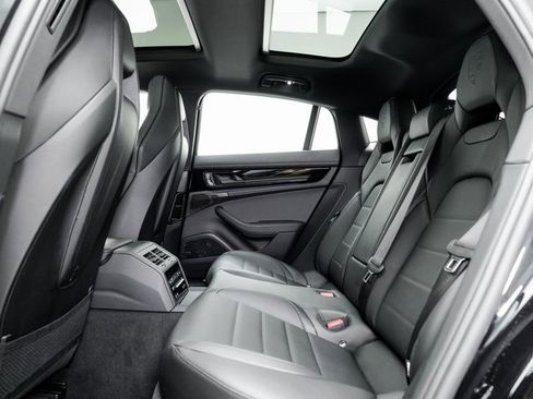 Certified 2025 Porsche Panamera 4 image 25