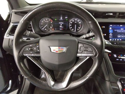 Used 2022 Cadillac XT6 Premium Luxury image 11