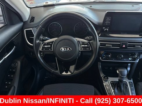 Used 2021 Kia Seltos S AWD/4WD image 17