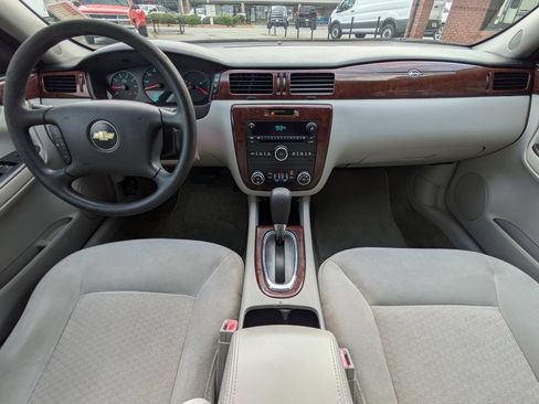Used 2010 Chevrolet Impala LS FWD image 14