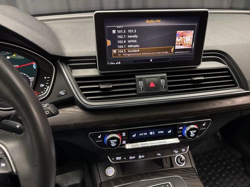 Used 2019 Audi Q5 2.0T Premium Plus image 21