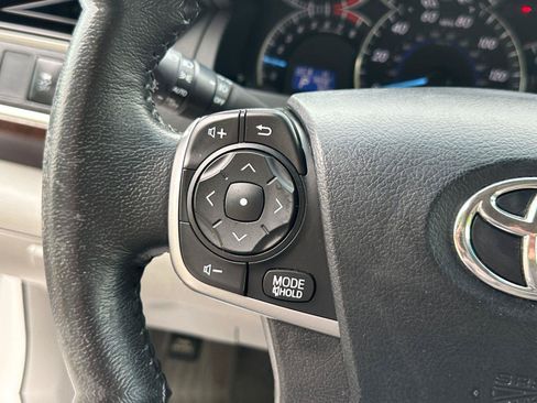 Used 2012 Toyota Camry XLE FWD image 17