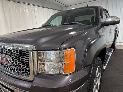Used 2011 GMC Sierra 1500 SLE w/ Power Tech Package AWD/4WD image 14