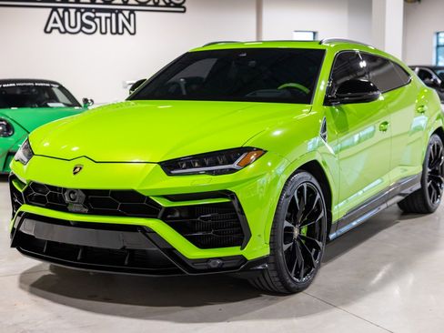 Used 2022 Lamborghini Urus image 12