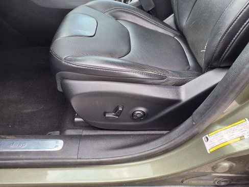 Certified 2019 Jeep Cherokee Limited image 24