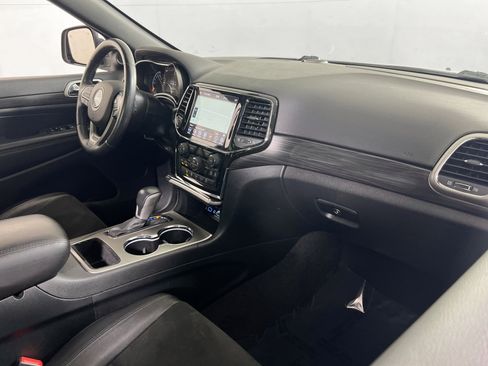 Used 2022 Jeep Grand Cherokee Laredo X AWD/4WD image 28