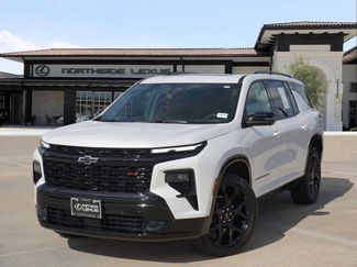 Used 2024 Chevrolet Traverse RS video 1
