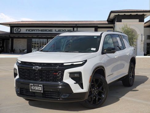 Used 2024 Chevrolet Traverse RS image 1