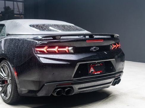 Used 2018 Chevrolet Camaro ZL1 RWD image 17