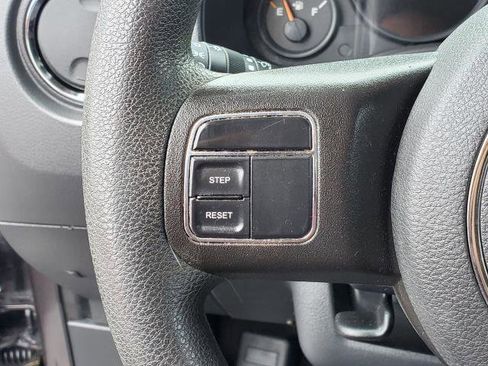 Used 2017 Jeep Patriot Sport w/ Power Value Group FWD image 9