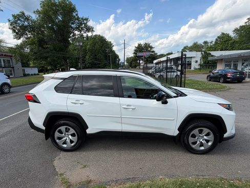 Used 2021 Toyota RAV4 LE AWD/4WD image 6