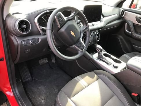 Certified 2025 Chevrolet Blazer LT image 3