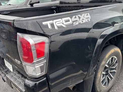Used 2021 Toyota Tacoma TRD Sport image 27