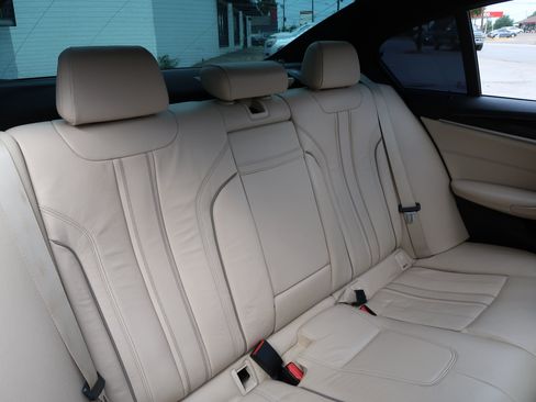Used 2017 BMW 530i xDrive AWD/4WD image 32
