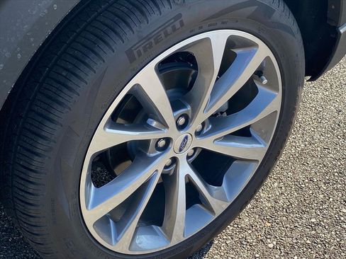 Certified 2025 Ford Explorer Platinum w/ Ultimate Package image 24