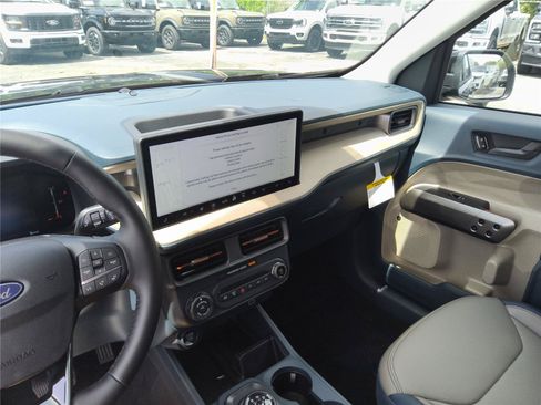 New 2026 Ford Maverick Lariat AWD/4WD image 18