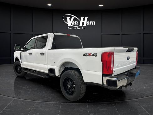 Used 2024 Ford F250 XLT AWD/4WD image 5