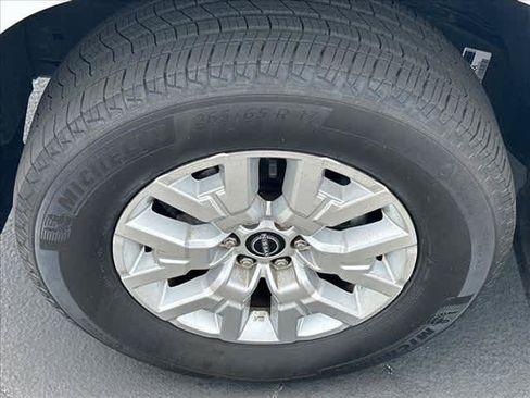 Certified 2024 Nissan Frontier SV w/ SV Convenience Package RWD image 23
