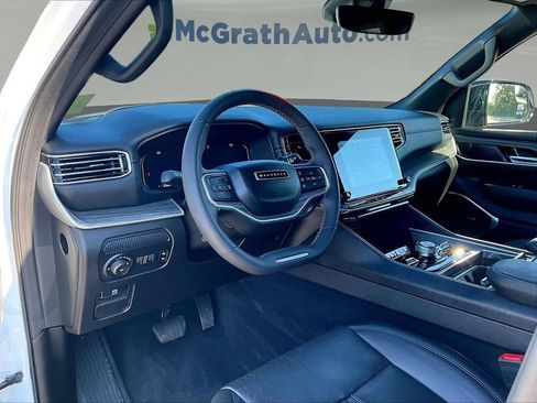 Used 2024 Jeep Wagoneer Series III AWD/4WD image 21