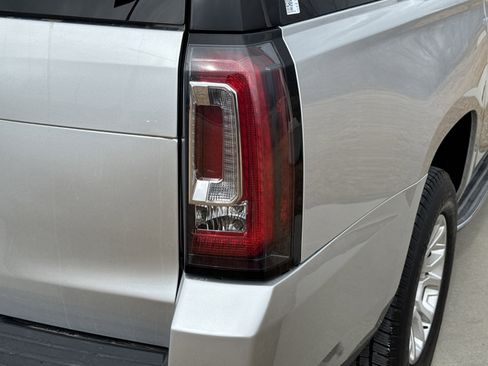 Used 2015 GMC Yukon XL SLT image 11