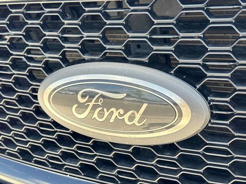 Used 2020 Ford F150 Lariat w/ Equipment Group 502A Luxury AWD/4WD image 11