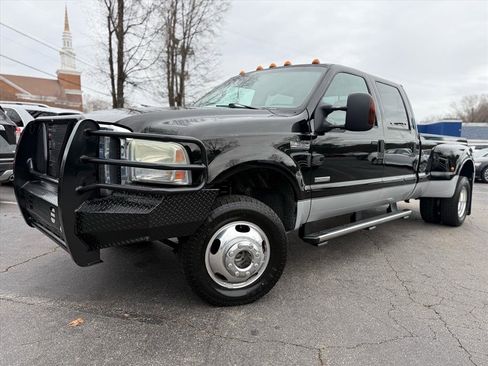 Used 2006 Ford F350 Lariat image 1