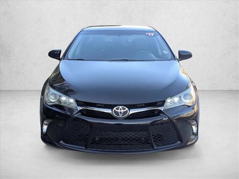 Used 2017 Toyota Camry SE image 2