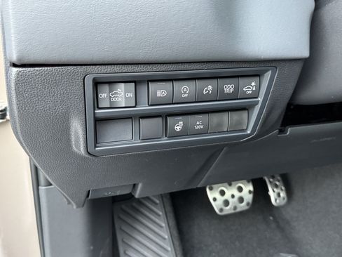 New 2026 Toyota Tundra Platinum AWD/4WD image 17