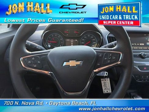 Used 2018 Chevrolet Cruze LT image 20
