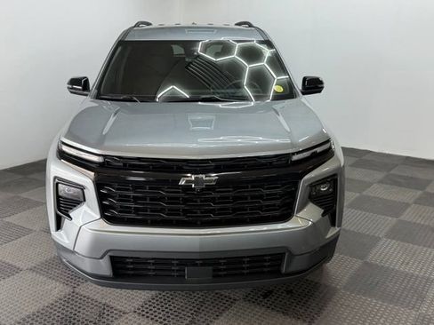 Used 2024 Chevrolet Traverse LT w/ Midnight/Sport Edition FWD image 3