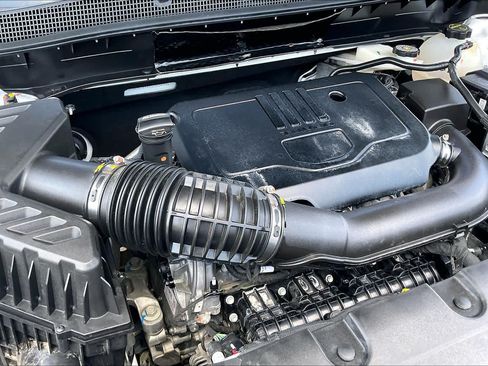 Certified 2025 Chevrolet Blazer LT FWD image 32