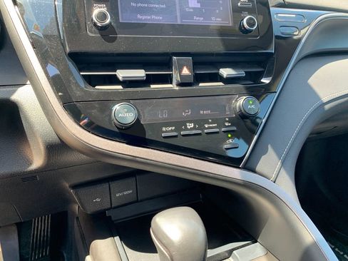 Used 2023 Toyota Camry SE FWD image 24