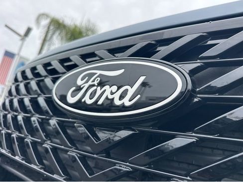 Used 2025 Ford Maverick XLT w/ Black Appearance Package image 39