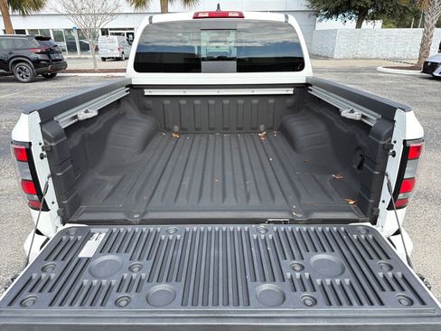 Used 2023 Nissan Frontier SV w/ SV Convenience Package image 21