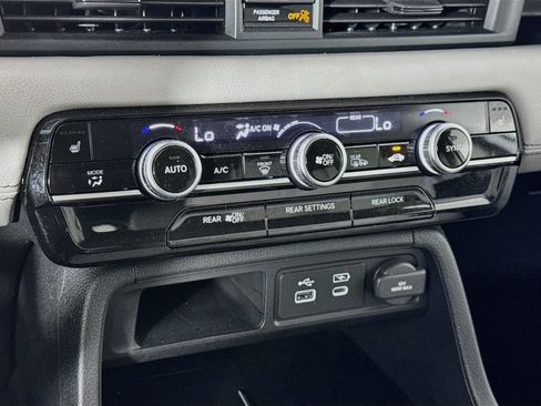 Certified 2024 Honda Pilot Touring image 16