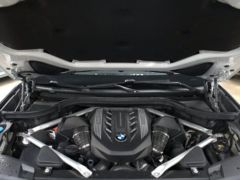 Used 2022 BMW X7 M50i AWD/4WD image 27