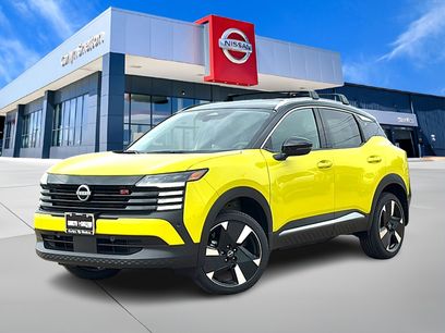 New 2025 Nissan Kicks SR w/ Illumination Package