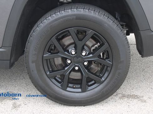 Used 2024 Jeep Grand Cherokee L Laredo AWD/4WD image 30